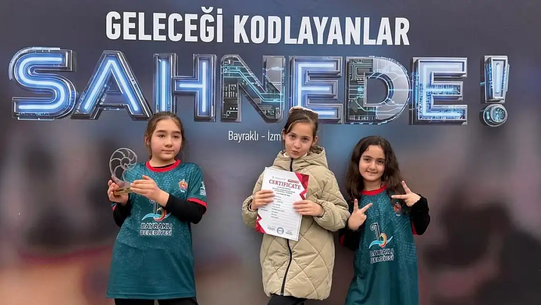 438 Takımın yarıştığı organizasyonda Rangers üç dalda kürsüye çıktı