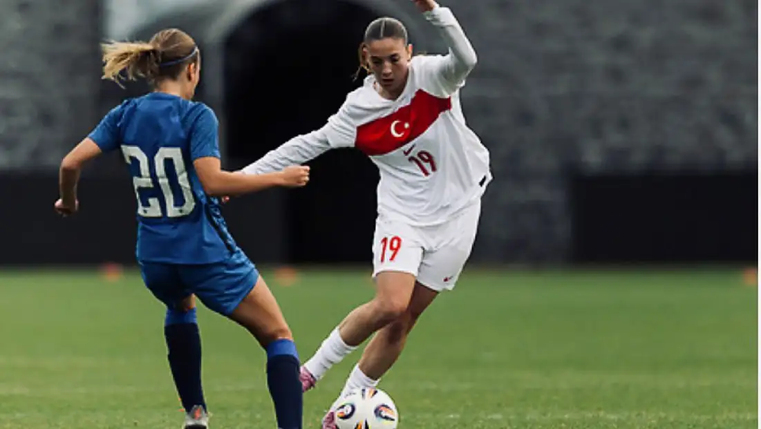 Aliağa’nın Yıldızı Açelya Nomak Milli Takım formasına ulaştı