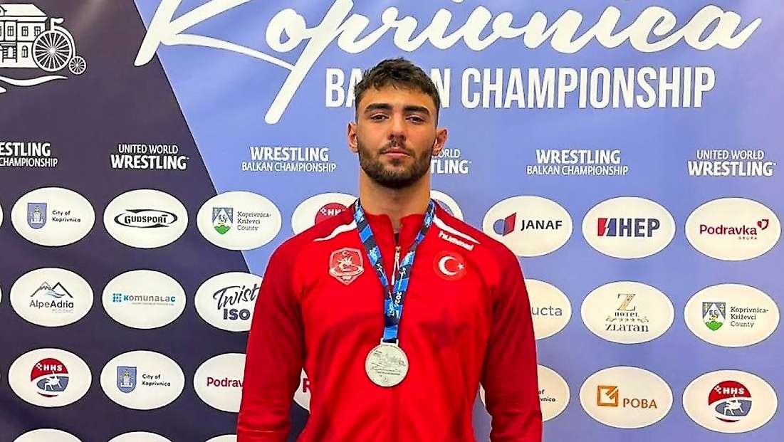 İzmirli güreşçi Balkan ikincisi oldu