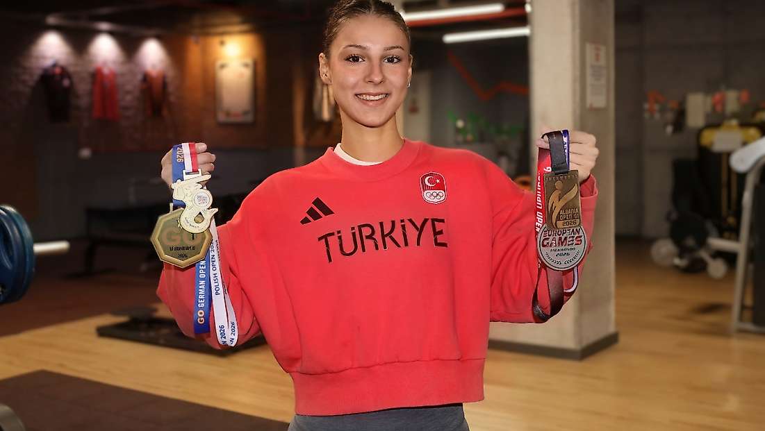 İzmirli milli tekvandocu Hatice Pınar Yiğitalp’ten dünya ikinciliği