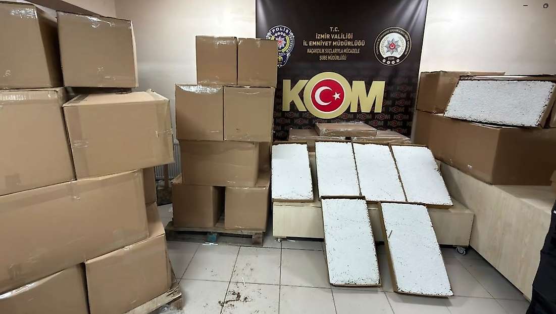 Minibüste 1 milyon 100 bin kaçak m*karon ele geçirildi