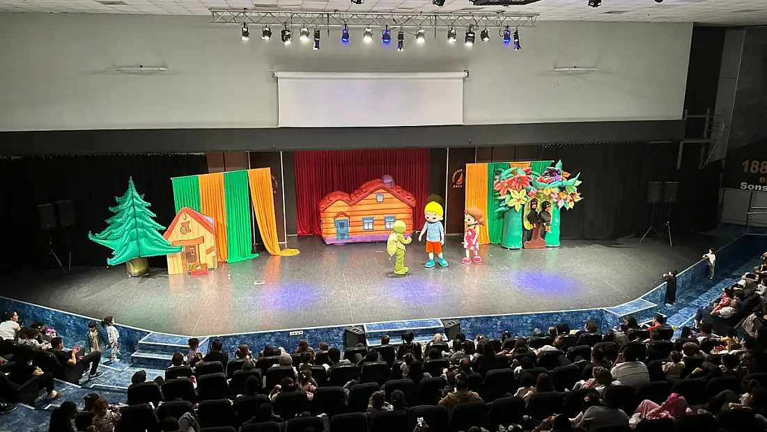 Niloya ve Arkadaşları İzmir’de 'Sürpriz Yumurta' müzikali ile geliyor