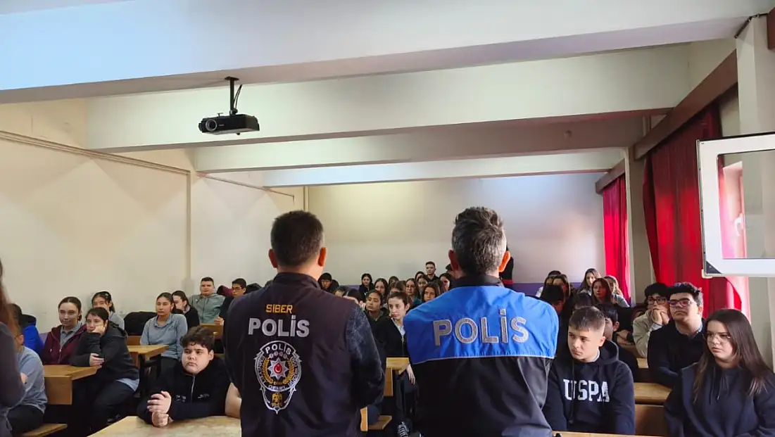 Ödemiş’te öğrencilere güvenli internet ve siber zorbalık eğitimi