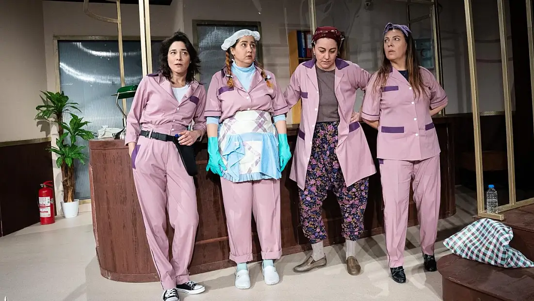 Ödüllü 'Mor Şalvar' Karşıyaka’da tiyatroseverlerle buluşacak