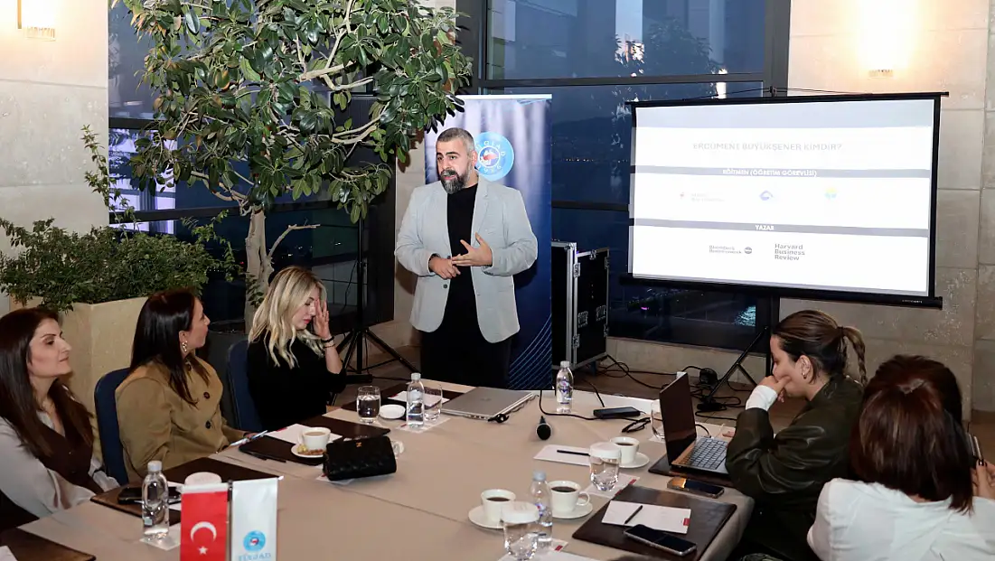 TÜGİAD Ege Şubesi toplantısında yapay zeka vurgusu: Geleceği insan odaklı dönüşüm belirleyecek