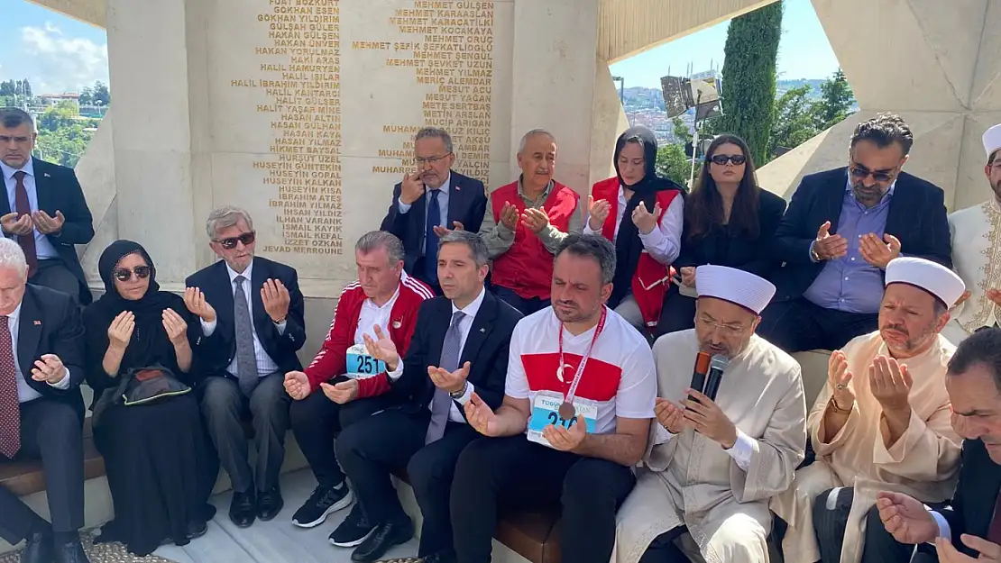 15 Temmuz Şehitler Anıtı'nda Anma Töreni Düzenlendi
