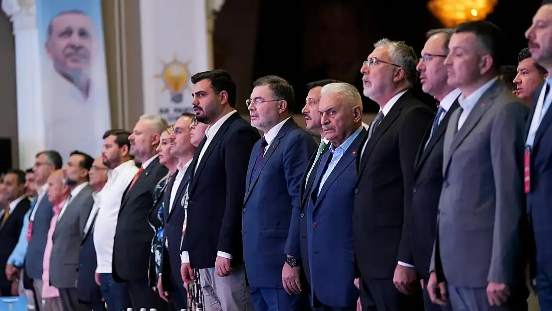 Ak Parti İzmir Danışma Meclisi'nin gündemi İzmir ve CHP oldu