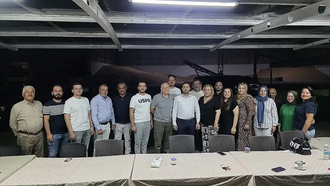 AK Parti Tire İlçe Teşkilatı Yönetim Kurulu Toplantısını Karateke Köyü'nde yaptı