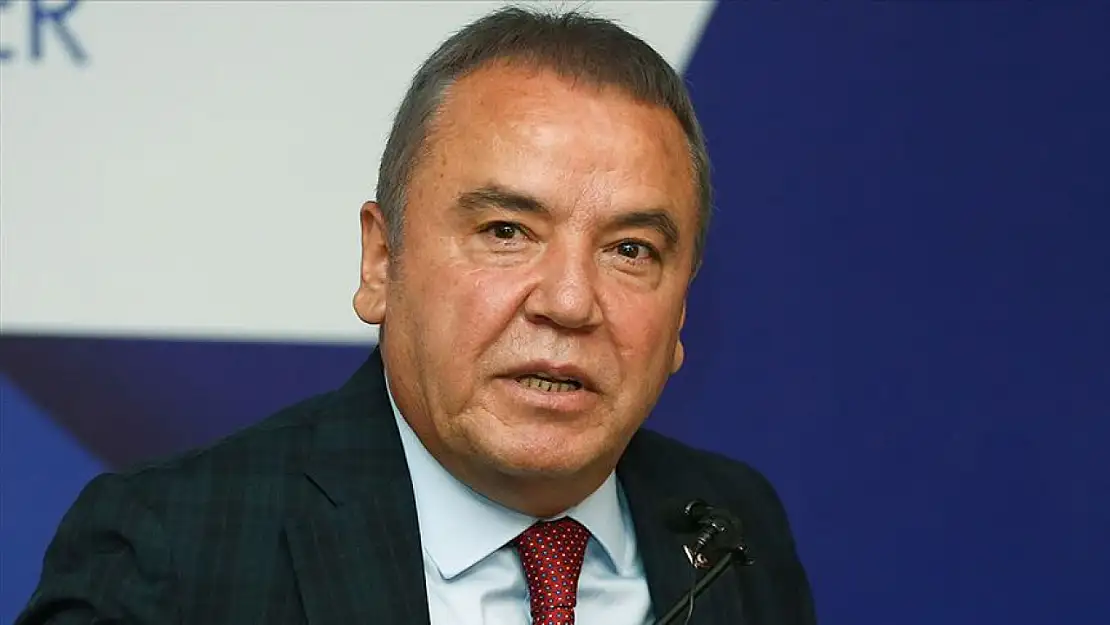 Antalya Büyükşehir Belediye Başkanı Muhittin Böcek yeniden hastaneye kaldırıldı