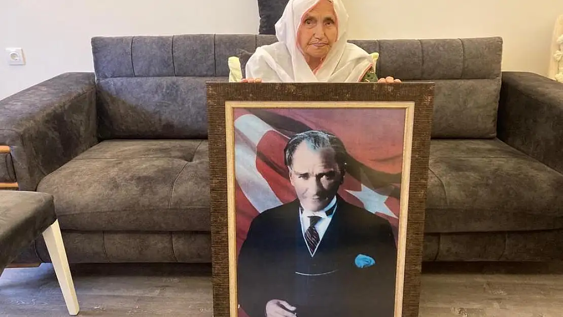 Asırlık çınar Hatice nineden duygulandıran yaklaşım: Atatürk'e borcumu ödeyemedim