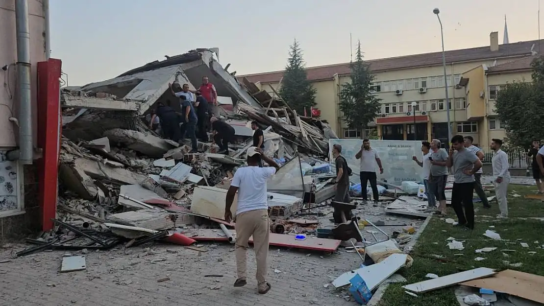 Balıkesir Sındırgı'da 17'si 4.0 üzerinde 786 artçı deprem meydana geldi