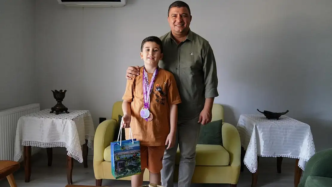 Başkan Okuroğlu'ndan Şampiyon Emir'e anlamlı ziyaret