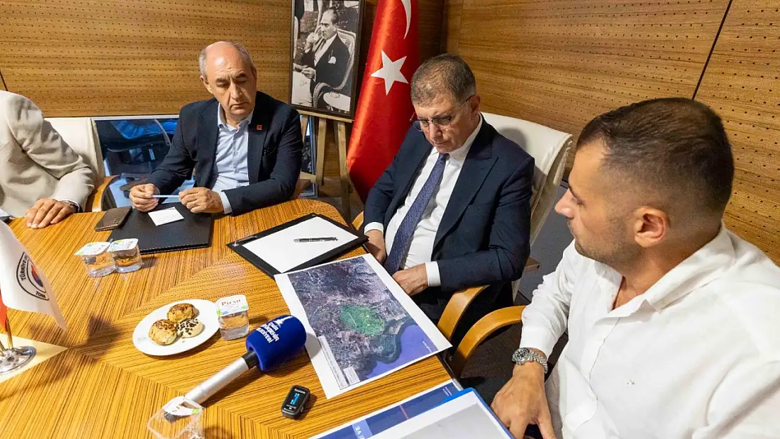Başkan Tugay 'İzmir'in gündeminde su krizi ve kredi onayları var'