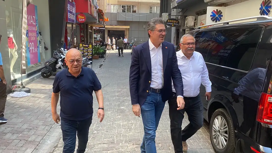 CHP Aydın il binasında kritik toplantı: Belediye başkanları ve milletvekilleri bir araya geldi