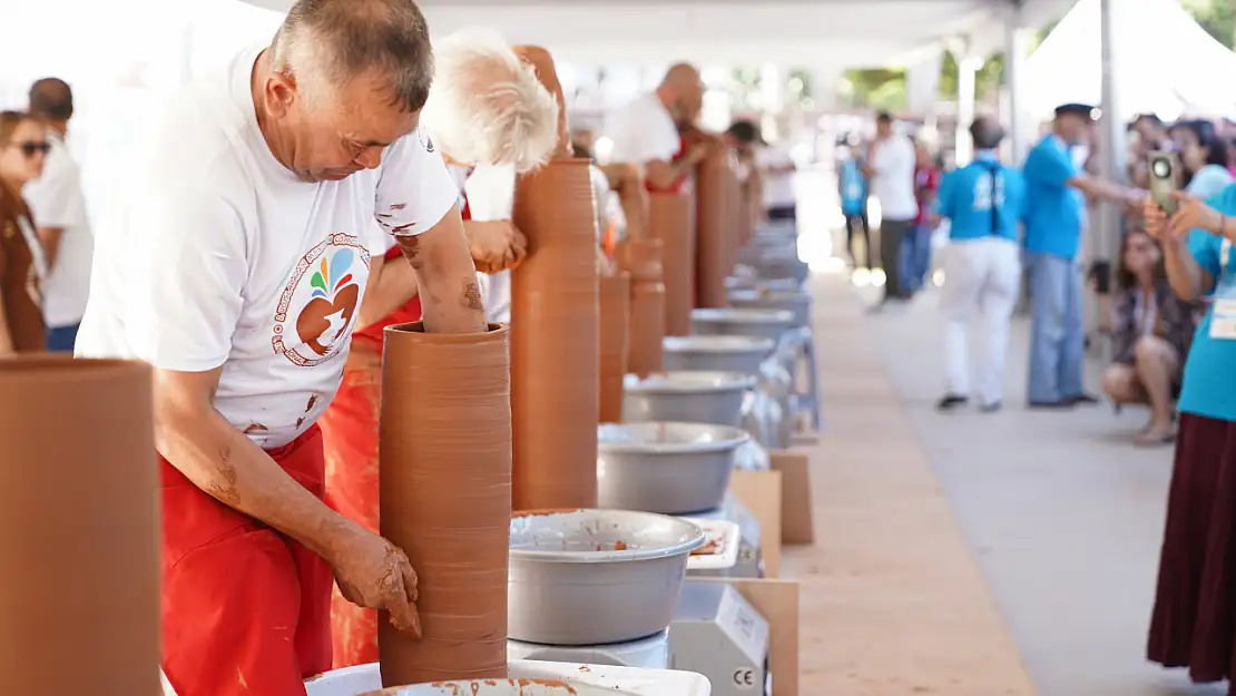 Dünya, Menemen'de çömlek festivaliyle buluşuyor