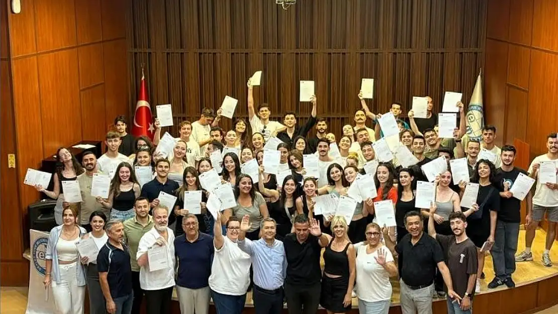 Ege Üniversitesi'nden kültürel bir turne: 'Uca Dağlar' Anadolu'ya yolculuğa çıkıyor
