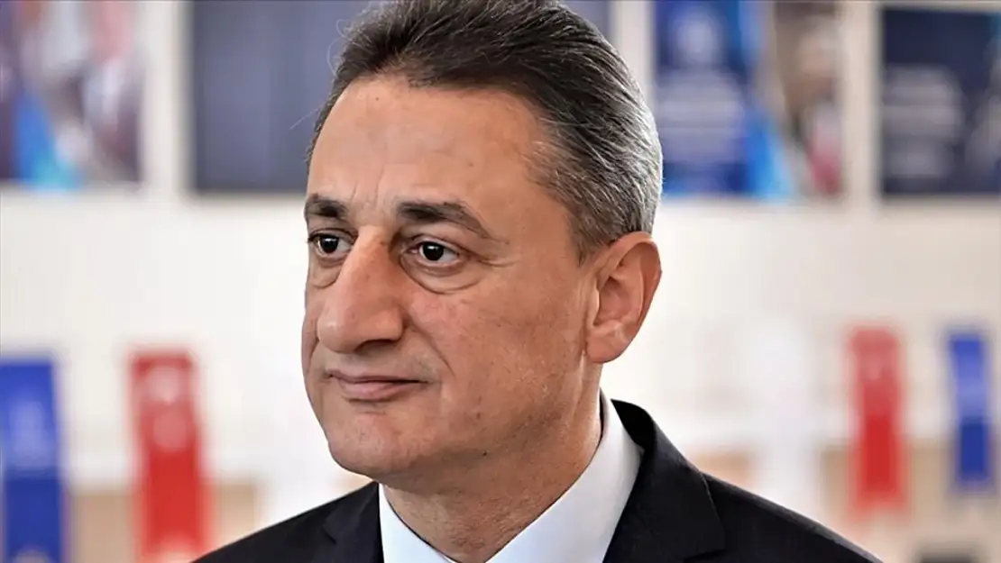 Eski Sinop Valisi Erol Karaömeroğlu Trafik Kazasında Hayatını Kaybetti
