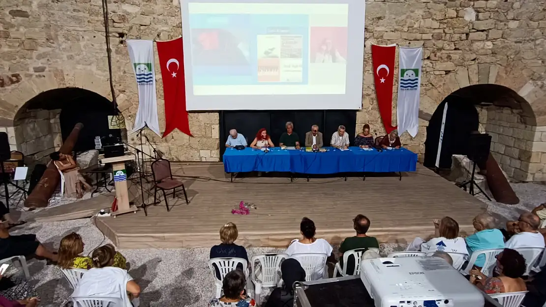Foçalı yazarlar tarihi Beşkapılar Kalesi'nde okurlarla buluştu