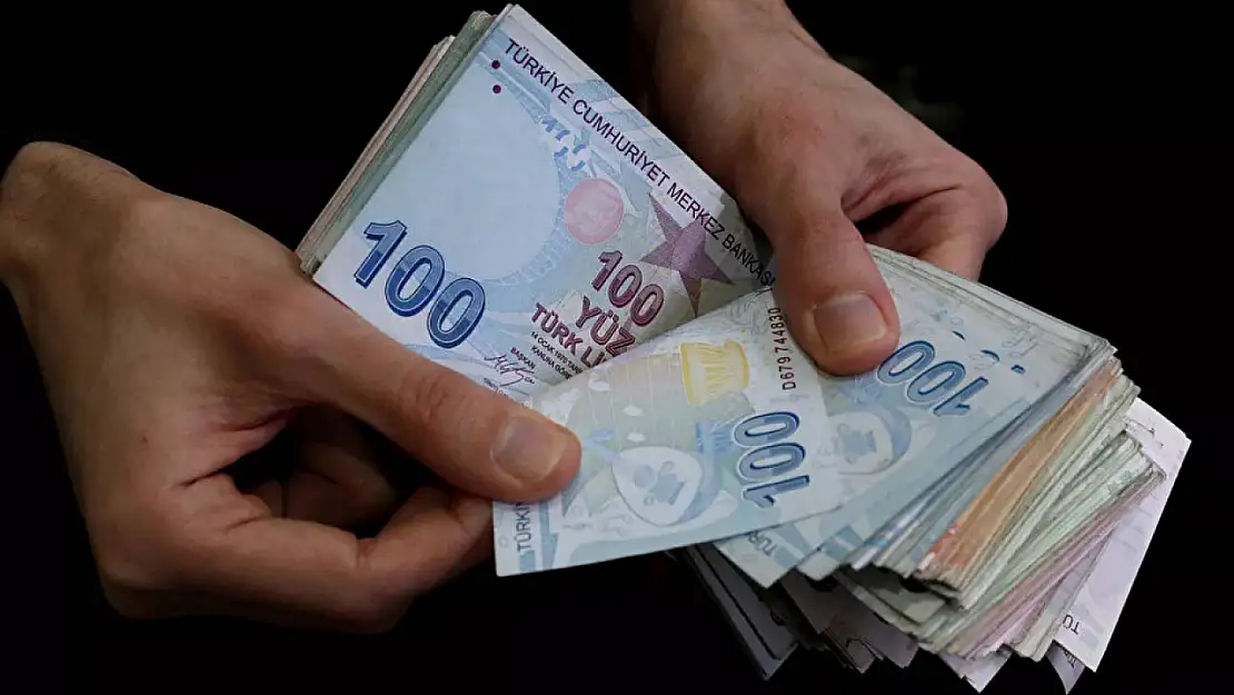 Hükümetten memur ve emekliye dört dönemlik zam teklifi