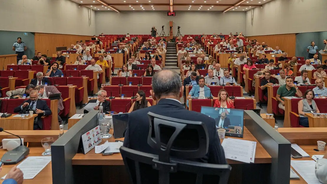 İzmir Büyükşehir Belediyesi'nden Hilton Oteli Kararı: Hisseler Devrediliyor