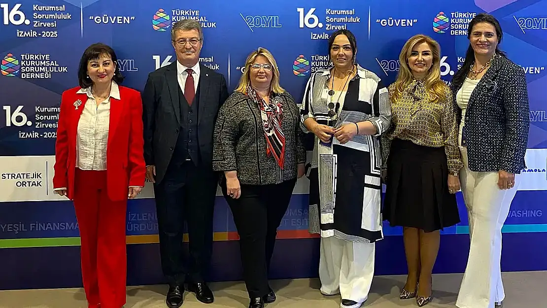İzmir'deki Kurumsal Sorumluluk Zirvesi'nde 'Güven' vurgusu