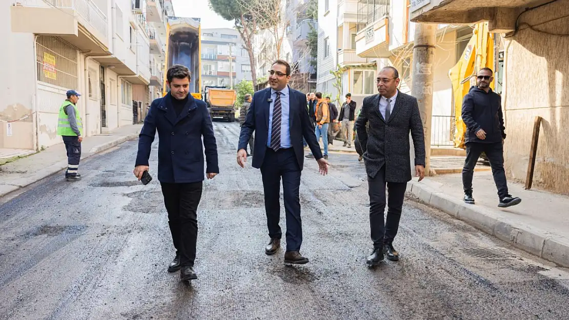 İzmir'in o ilçesinde hummalı çalışma: Mahalle mahalle asfalt ve kaldırım yenileniyor