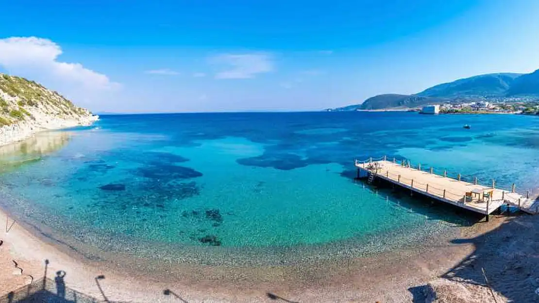 Karaburun Saipaltı Limanı'nda balıkçı ağına takılan patlayıcı için İstanbul'dan gelen bomba imha ekipleri bölgede