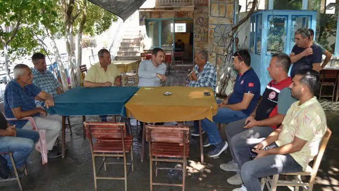 Kaymakam Murat Mete'den esnaf ve zeytin üreticisine ziyaret