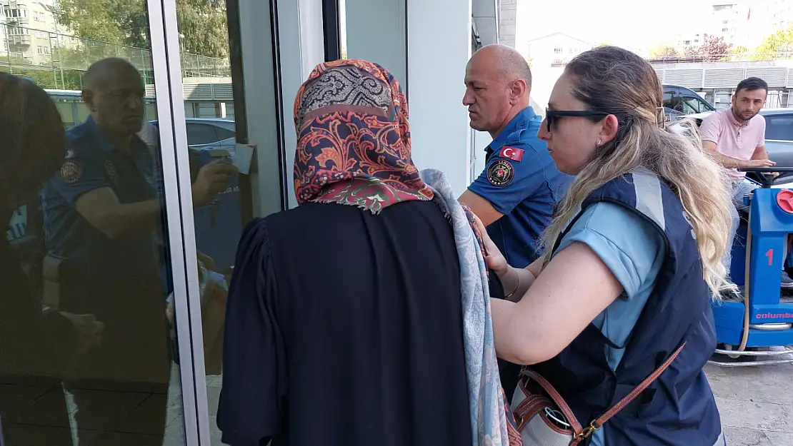 Komşusunun anahtarını kopyalayıp 1,7 milyon liralık altın çalıp sıfır araç alan kadın serbest mi bırakıldı?
