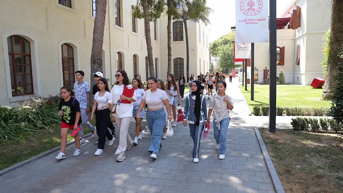 Konaklı çocuklara bilim ve kültür dolu gezi