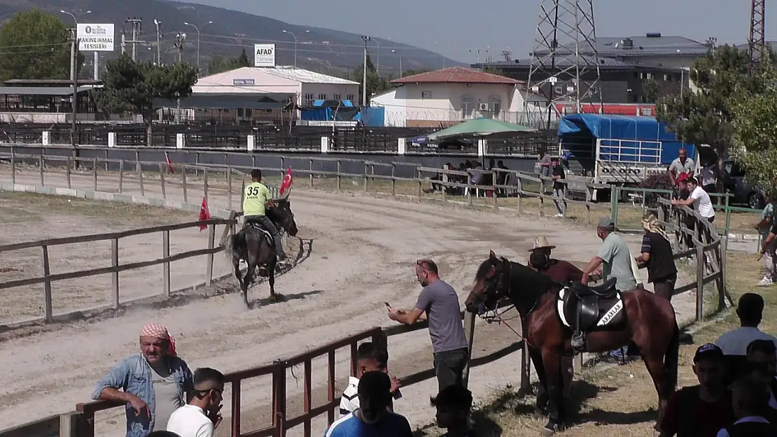 Kütahya merkezde 101 atla gerçekleşen etkinlikte Birol Babunoğlu başkanlık yaptı