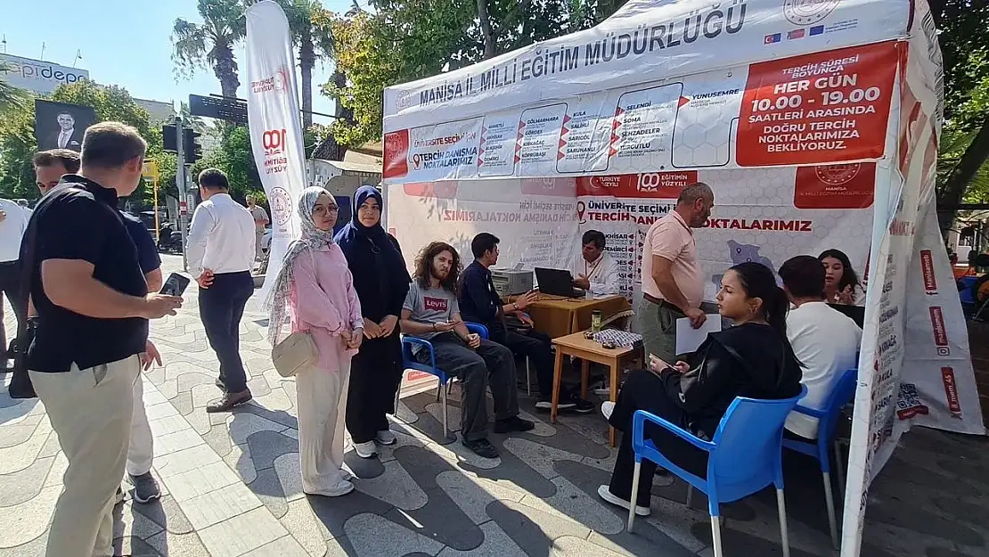 Manisa'da YKS mobil tercih danışma noktaları kuruldu
