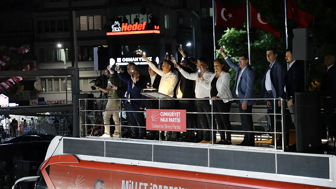 Özgür Özel'den Erdoğan'a: 'Kumpasçı, darbeci, milli irade hırsızı'