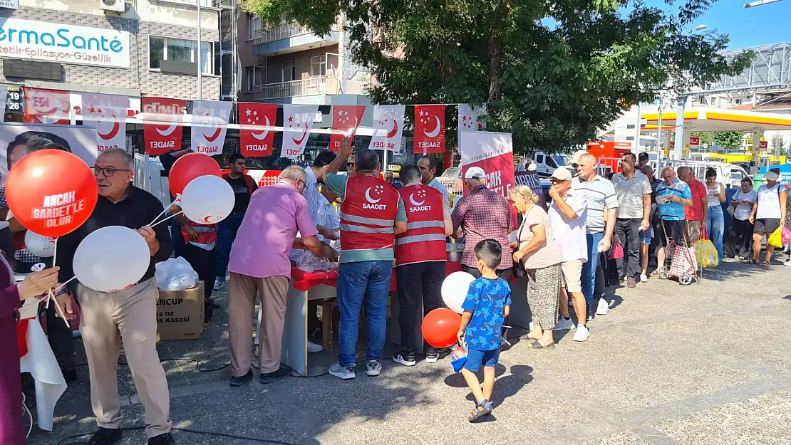 Saadet Partisi 24 yaşında: Kutlamalar sokakta yapıldı
