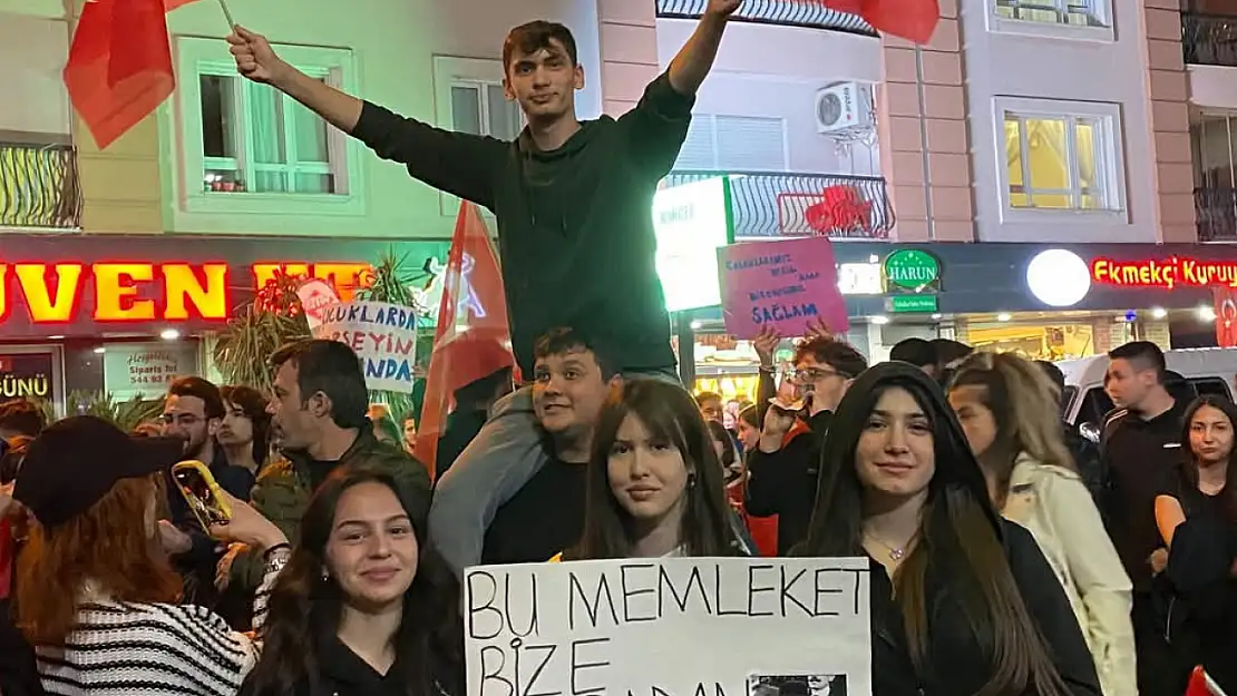 Sadece demokrasi ve adalet İçin yürüyoruz