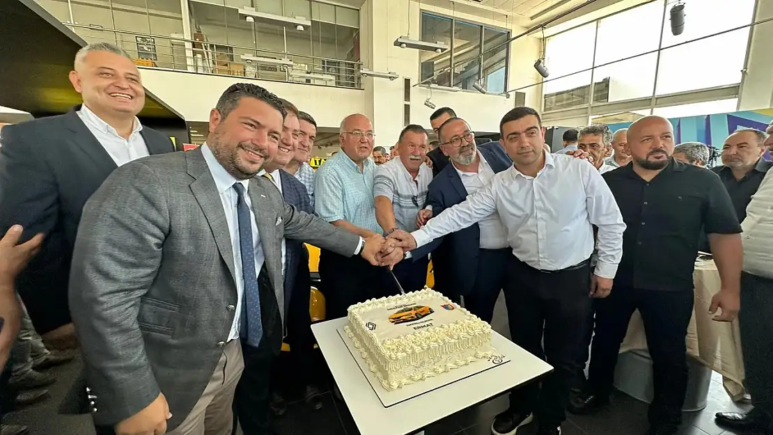 Taksicilere özel Renault Megane ilk kez İzmir'de tanıtıldı