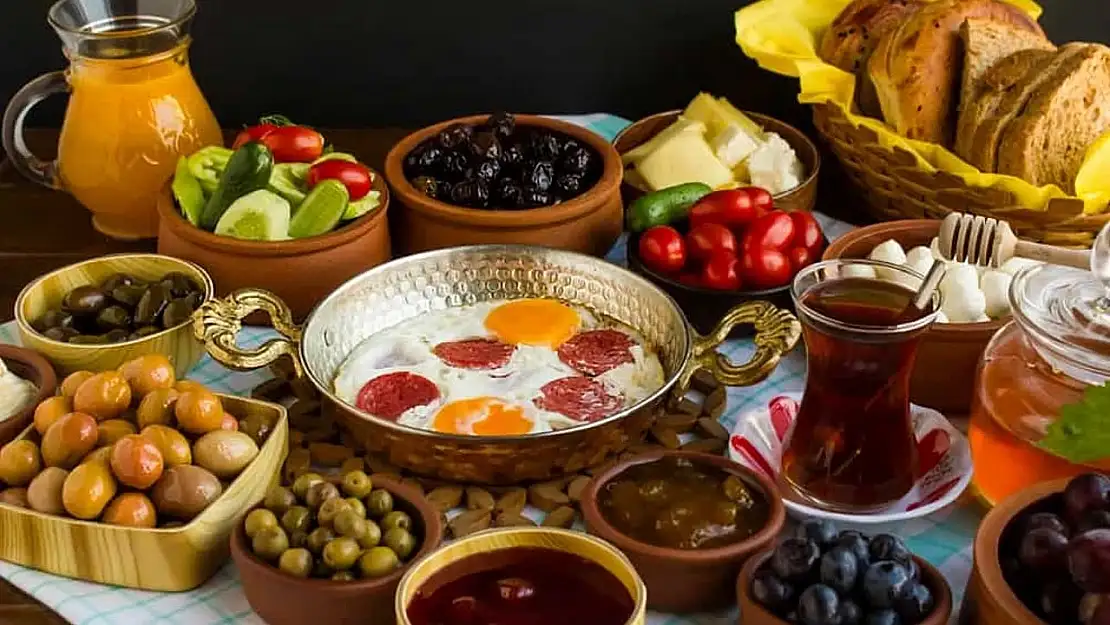 Türk kahvaltısı bin yıllık geleneğiyle tüm dünyayı büyülüyor