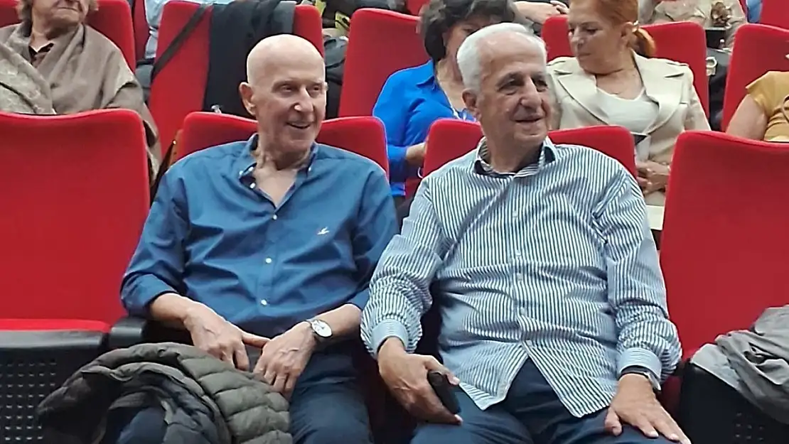 Türk Pop Müziği'nin unutulmaz sanatçısı Coşkun Demir Tire'ye övgüler yağdırdı