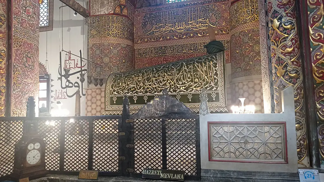 TV9 ekibinden Konya'da Mevlana'ya anlamlı ziyaret