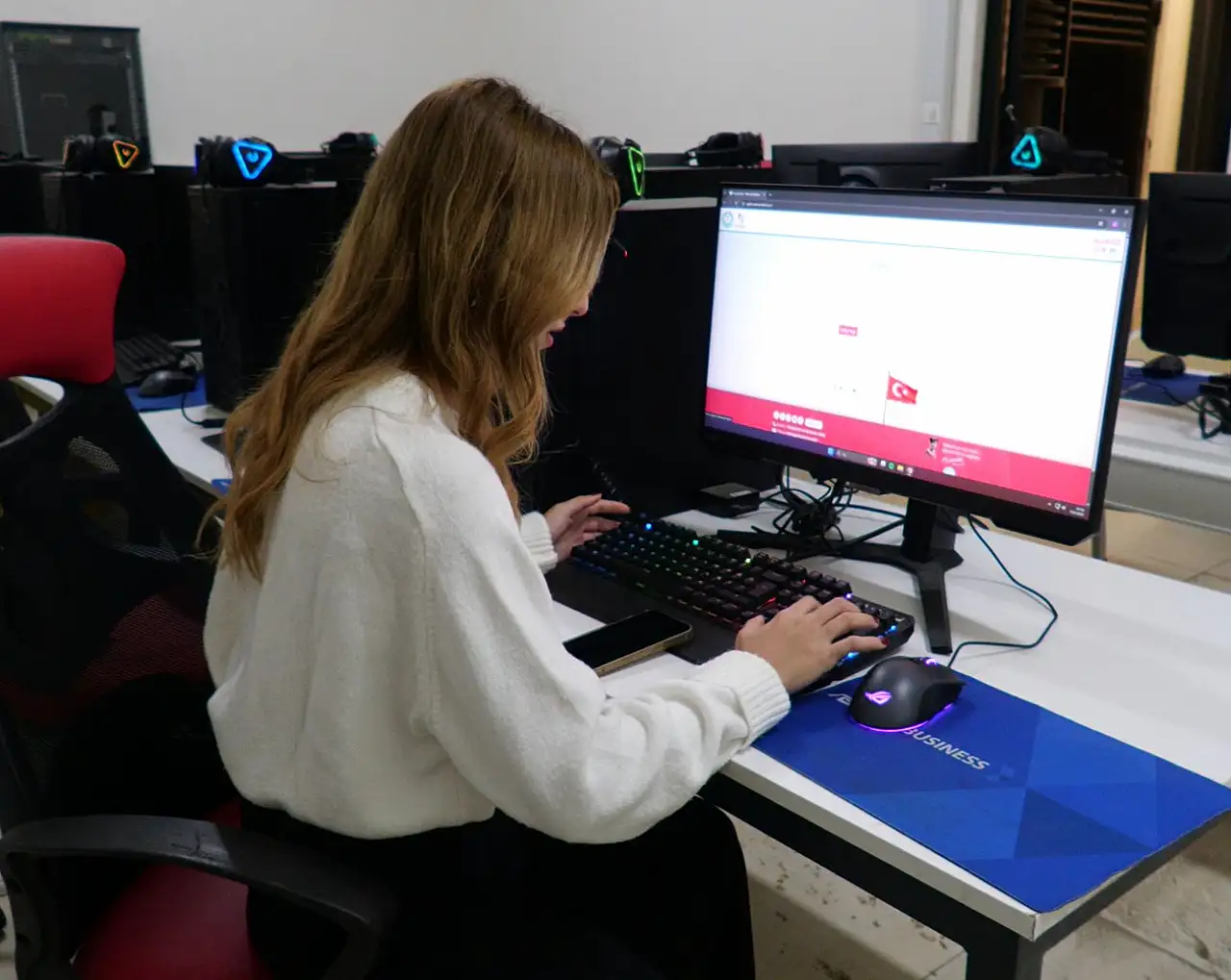 Manisa Büyükşehir Belediyesi'nden öğrencilere ücretsiz online eğitim desteği