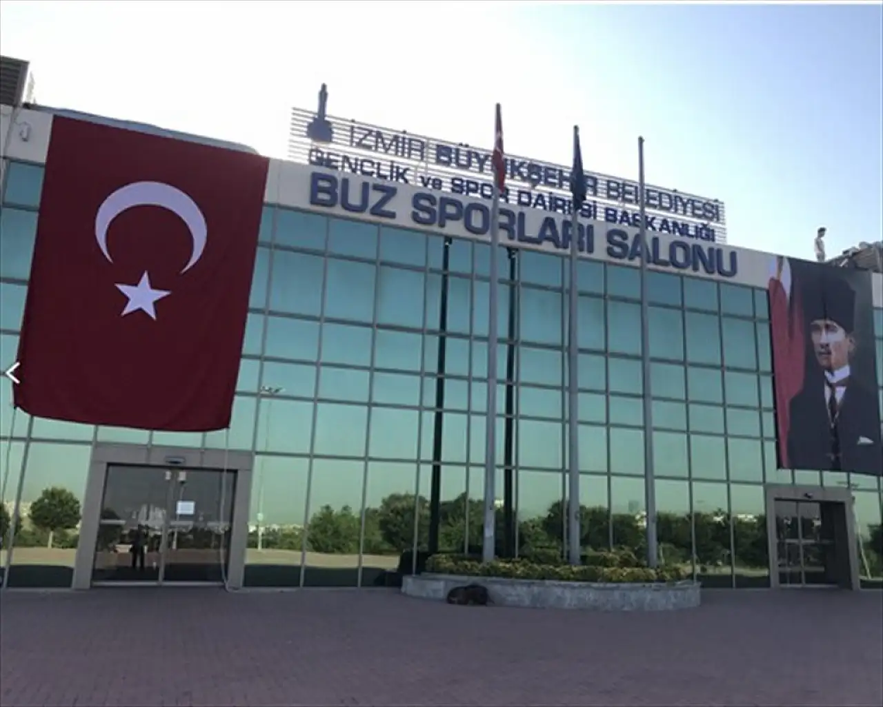 İzmir'de Belediye Spor Tesisleri ve Spor Merkezleri Rehberi