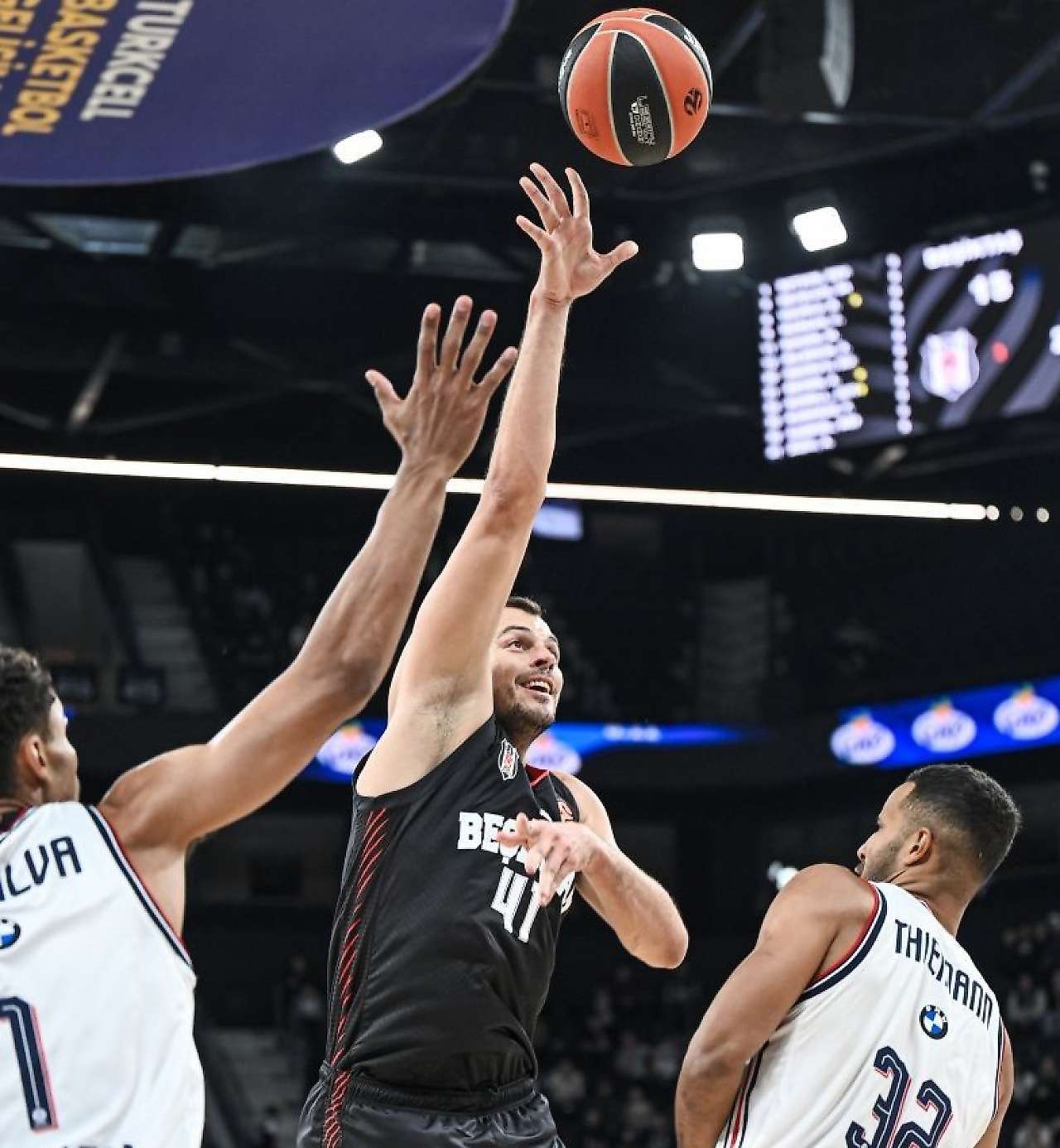 Beşiktaş, Bayern Münih'i 95-87 yendi