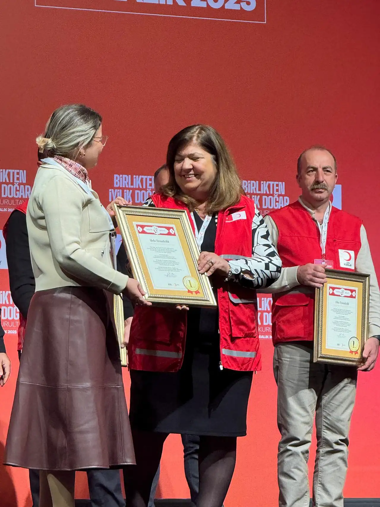 2025 Türk Kızılay şube kurultayında Urla'dan büyük başarı