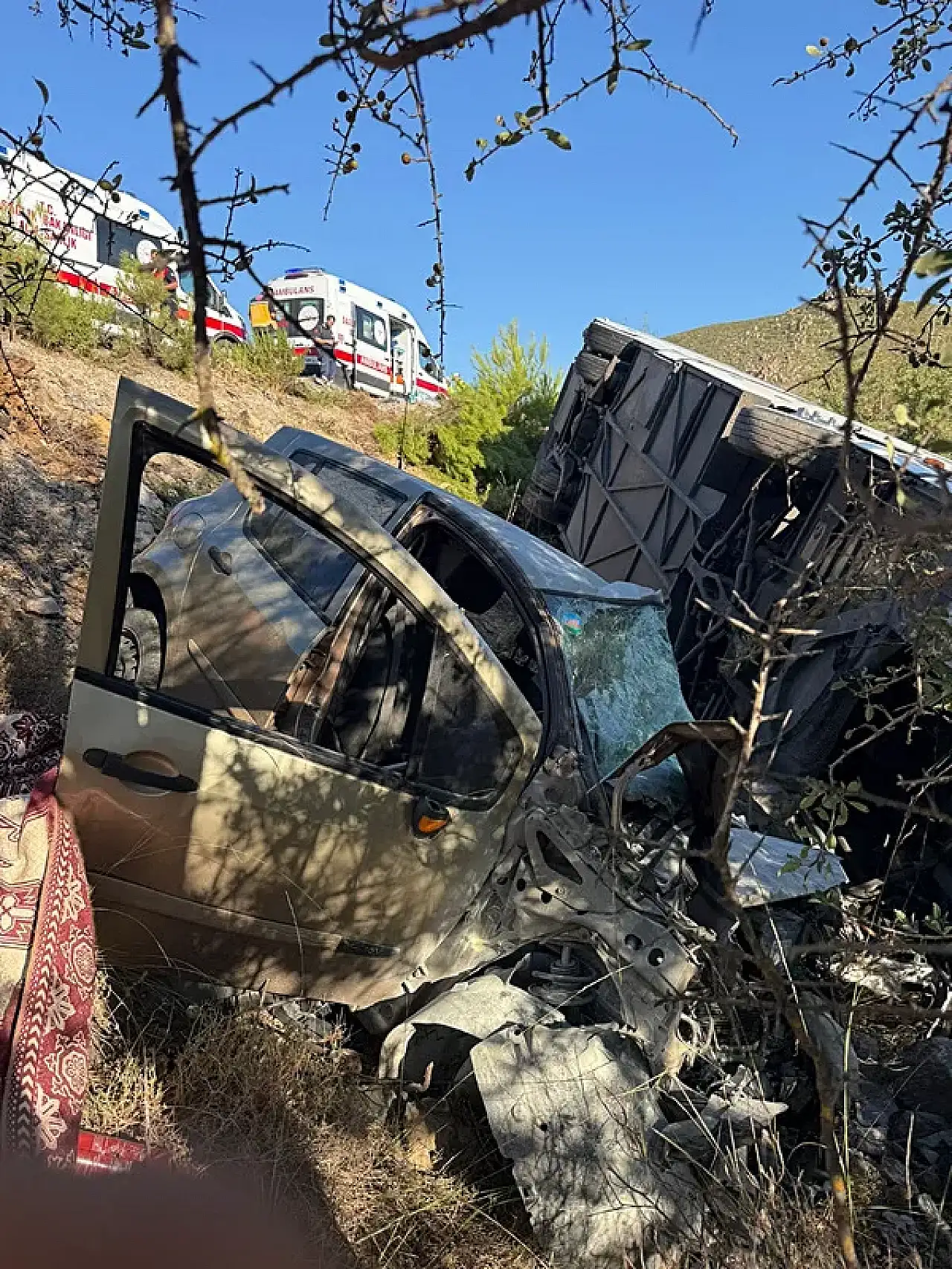 Gümüldür yolunda feci kaza:2 ölü