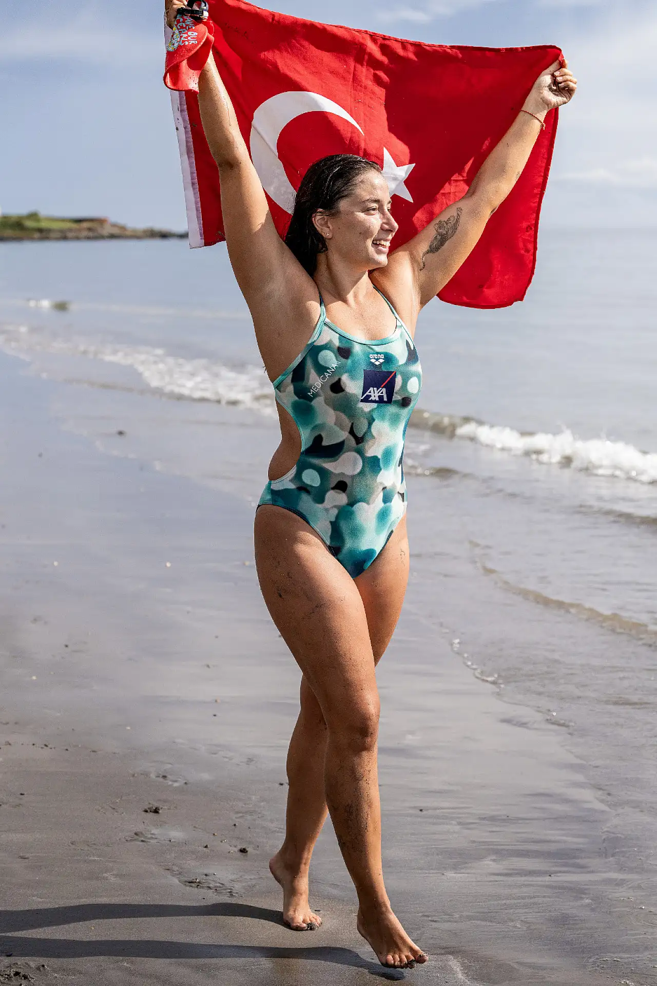 Bengisu Avcı'dan iklim krizine dikkat çeken yeni meydan okuma: Buz yüzme