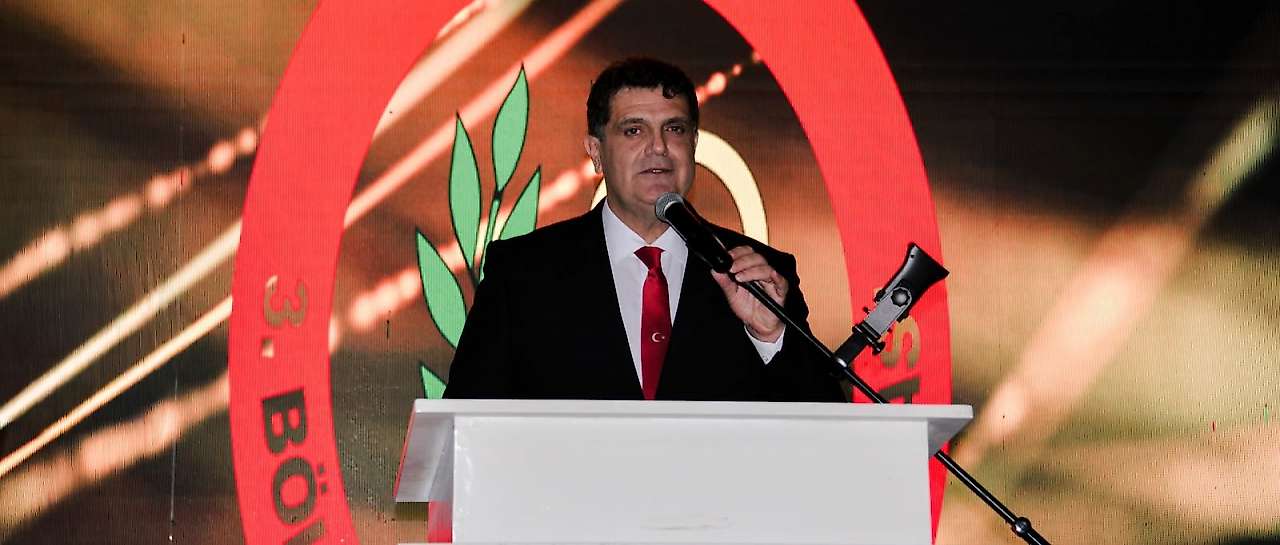 İzmir Eczacı Odası'ndan Cumhuriyet Balosu: 'Cumhuriyet'i akıl ve bilimle yaşatmalıyız'