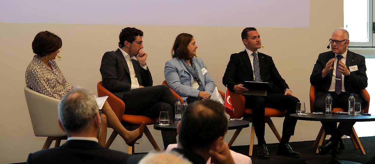 GİF ve EGİAD'dan ekonomik güvenlik paneli