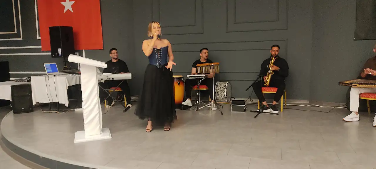 Şampiyonlar aynı gecede buluştu, İzmir sporun kalbi oldu