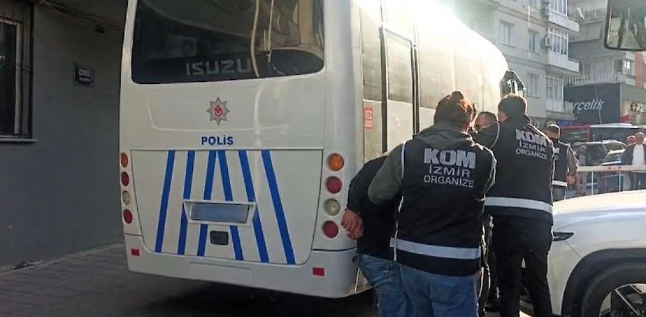 Konak'ta iş yeri ve araç kundaklamasına 4 tutuklama