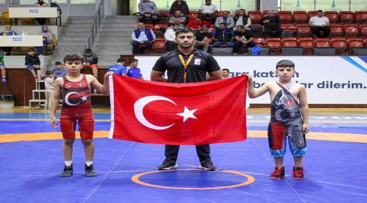 Minik sporcular Cumhuriyet coşkusunu sporla yaşadı